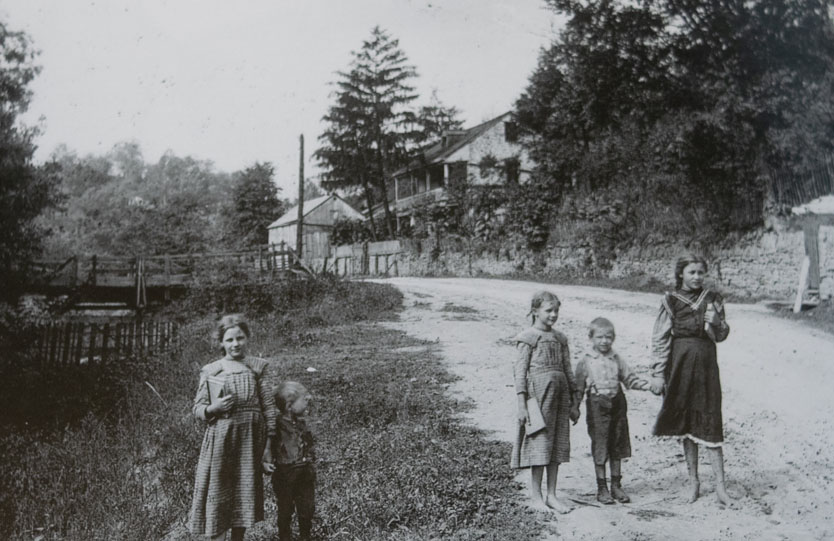 Photo of 5 children on Lick Run Avenue